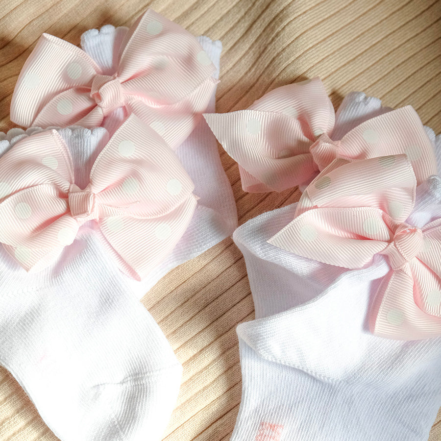 Socks with light pink bow